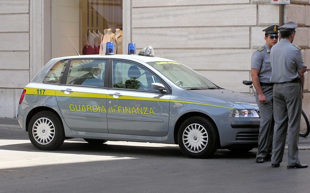 Scoperte fatture false per un milione di euro