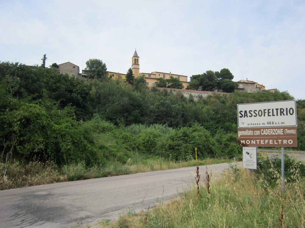 Montecopiolo e Sassofeltrio via dalle Marche, al via la discussione