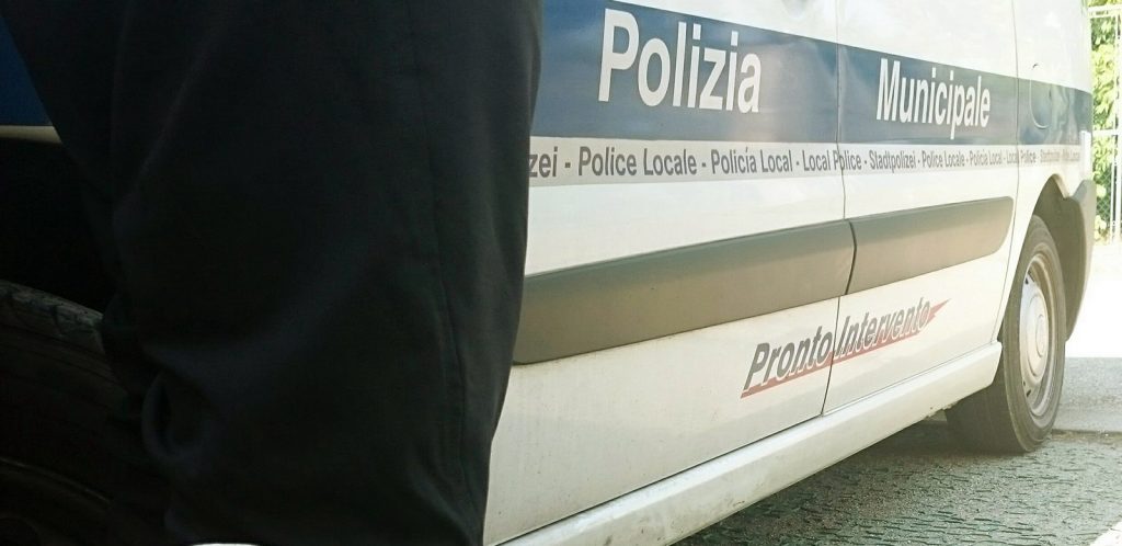 Imola, parcheggia senza pagare per anni e prende 432 multe senza saldarle