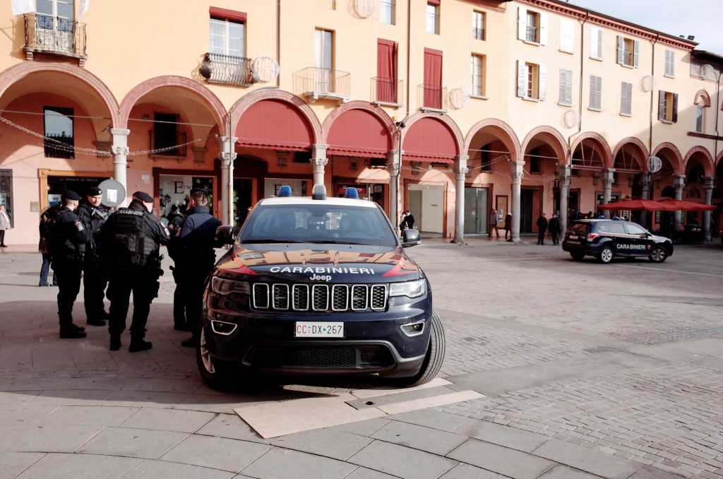 Imola, due arresti per rapina nella Vigilia di Natale