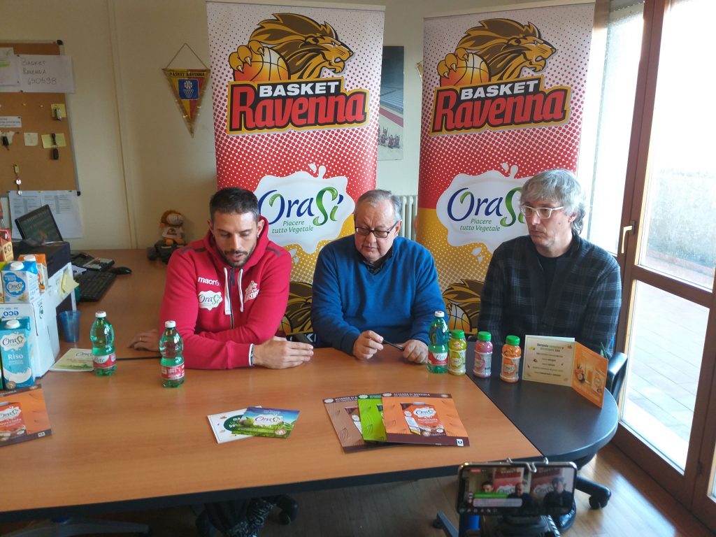 Basket Ravenna, presentato il nuovo playmaker Tommaso Marino