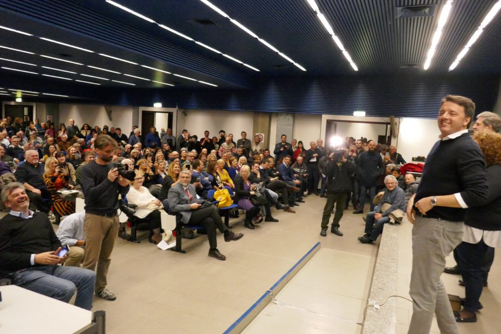 Faenza, bagno di folla per Matteo Renzi