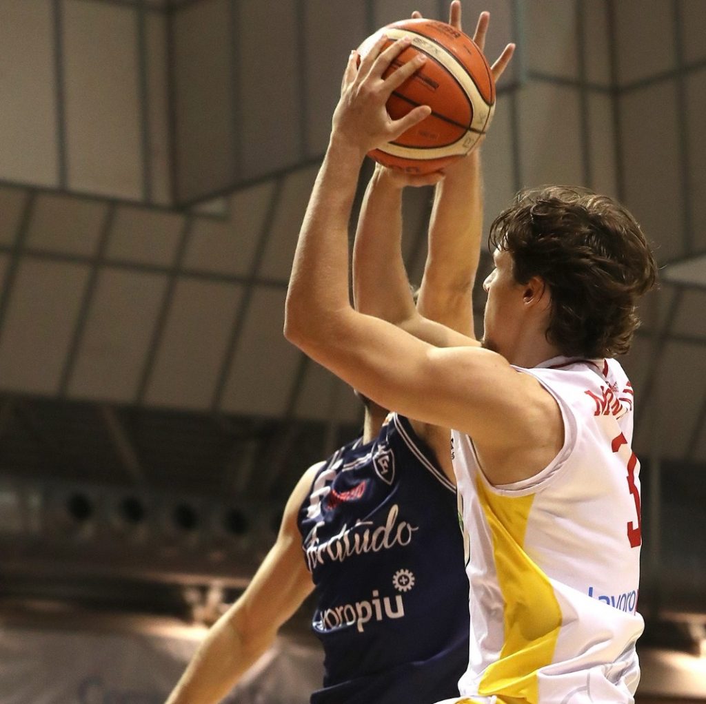 Basket, vittoria della Fortitudo sull’Orasì Ravenna
