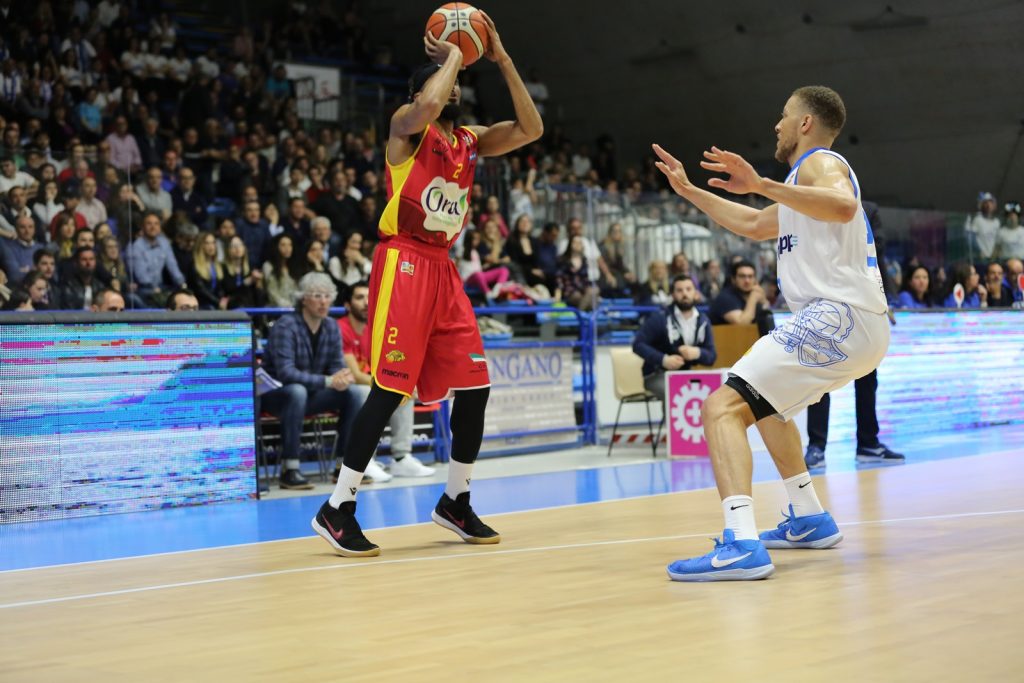 Basket, sconfitta in gara 1 per Ravenna ngli ottavi di finale dei playoff