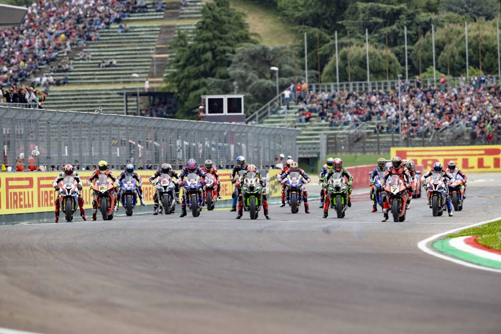 Superbike, a Imola Rea conquista Gara 1 e Superpole Race, annullata per maltempo Gara 2