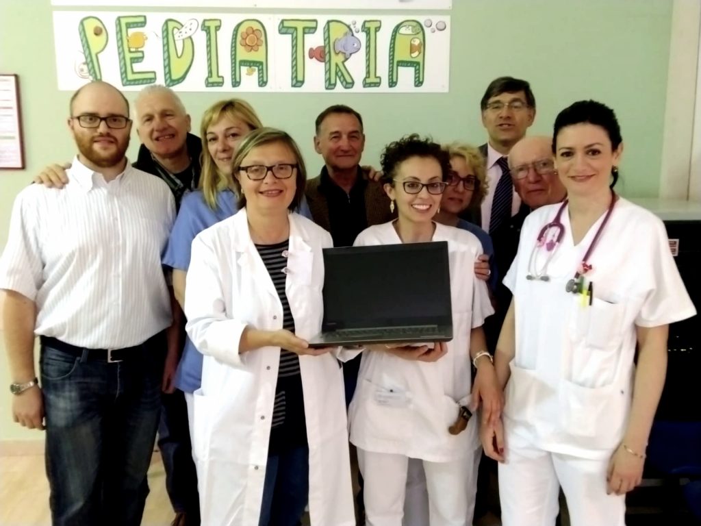 Un computer all’ospedale di Faenza dal Circolo filatelico numismatico