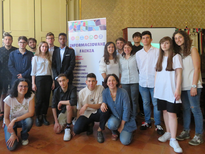 Faenza, gli studenti di due istituti superiori della città realizzano l’App dell’Informagiovani
