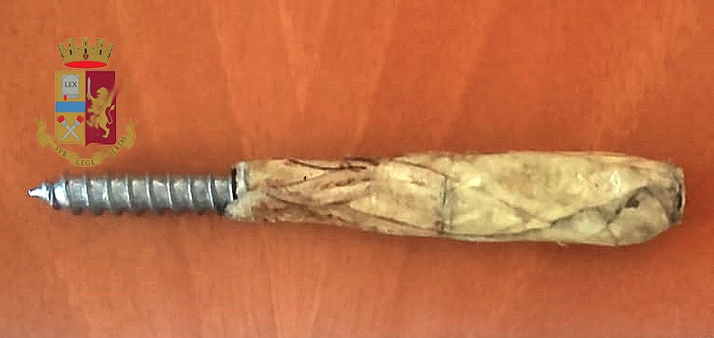 Lugo, giovane denunciato per porto abusivo di armi