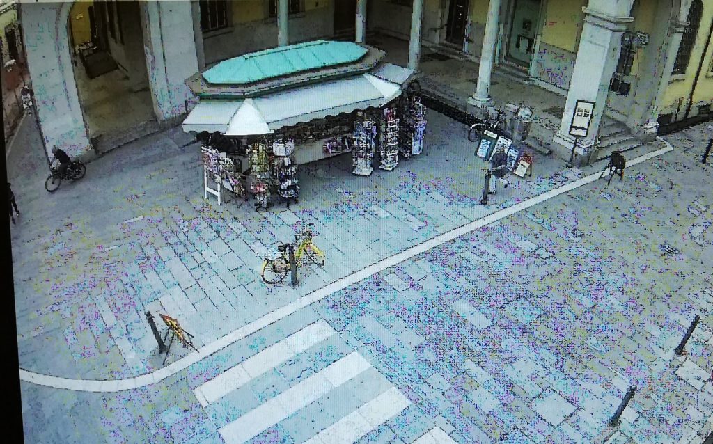Faenza, le ruba la bici e la sbeffeggia mentre fugge. Un 50enne albanese denunciato dalla Polizia Locale