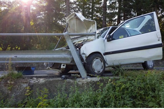 Casola Valsenio, si schiantano con l’auto in via Cerro. Gravi due anziani del posto