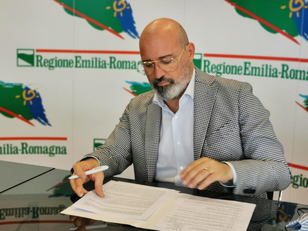 Coronavirus: nuova ordinanza regionale, stop ad ogni attività di vendita nei festivi