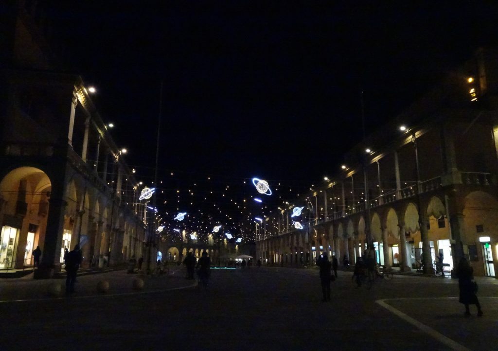 Faenza: entra nel vivo l’atmosfera natalizia, nel weekend si accenderanno le luminarie
