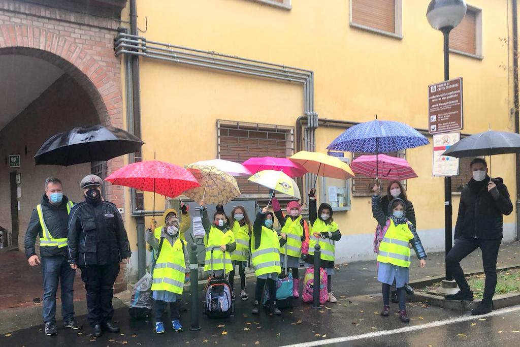 Divise ufficiali per i ‘clienti’ del Piedibus di Castel Bolognese