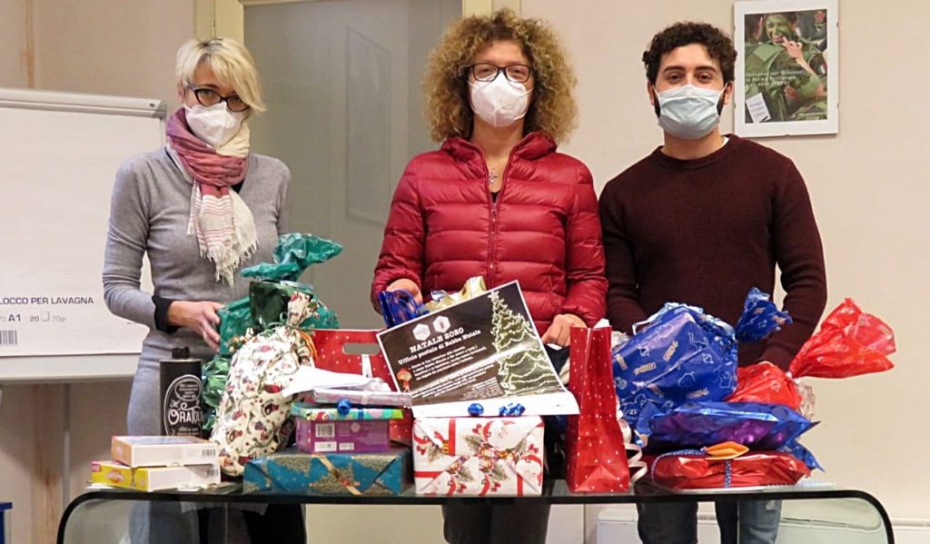 Natale solidale a Faenza, oltre 150 regali consegnati per le famiglie in difficoltà