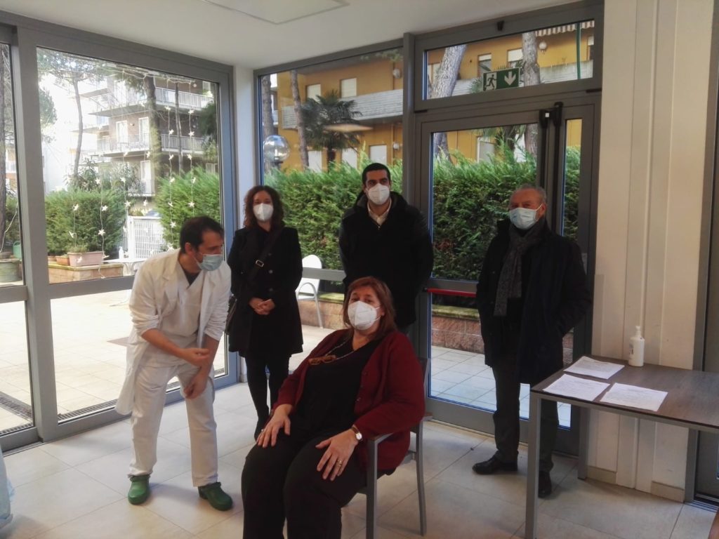 A Villa Verde di Cervia somministrato il vaccino nella prima struttura di residenza anziani della provincia di Ravenna