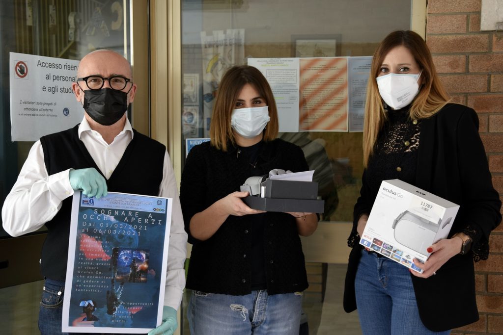 Studenti in gita scolastica virtuale grazie ai visori di realtà