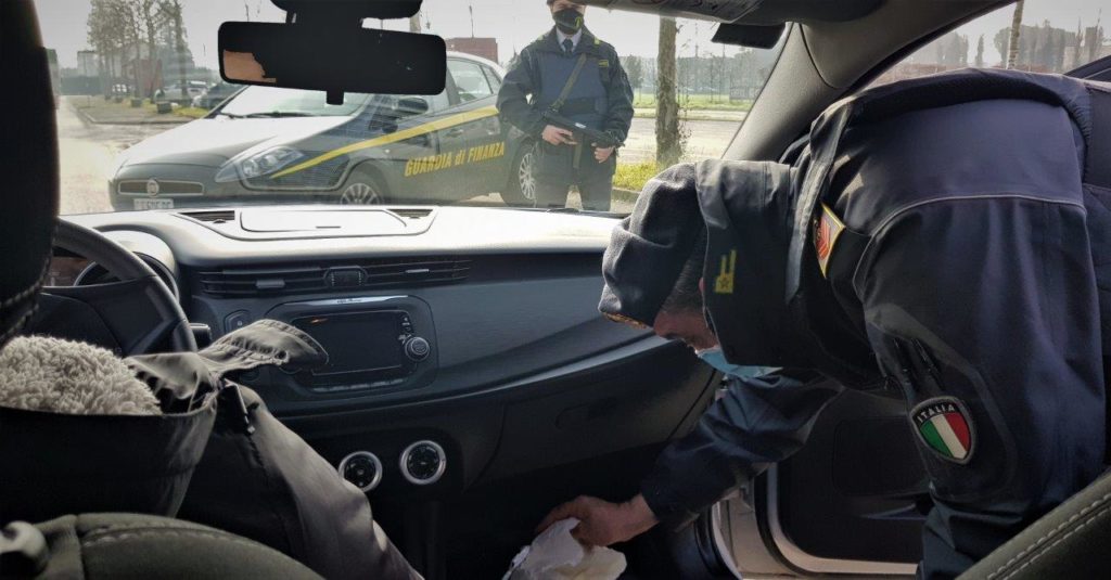 Faenza, minaccia un uomo dopo una lite: denunciato