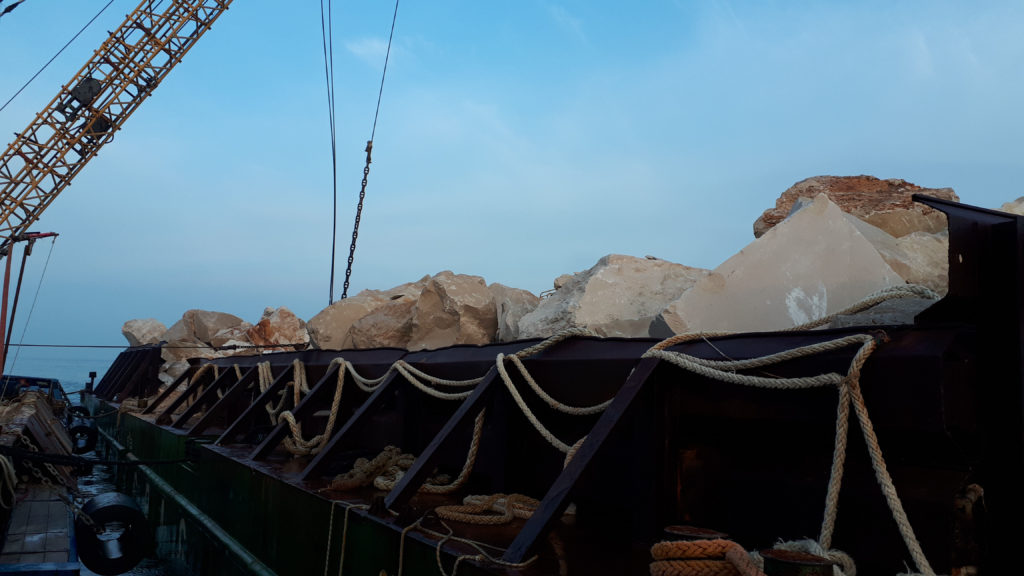 Cattolica, completati i lavori di manutenzione e rinforzo della scogliera sul lungomare.