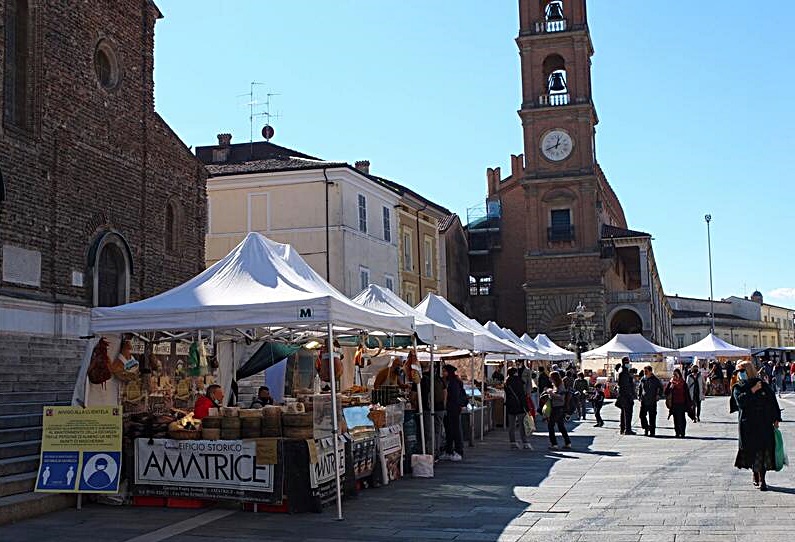 FAENZA: “FAENZA IN UN BICCHIERE” E “BELL’ITALIA”, UN FINE SETTIMANA DEDICATO AL GUSTO ITALIANO