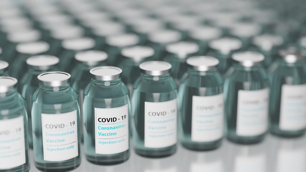 Salvati a Modena 400mila vaccini Moderna messi a rischio da un guasto del camion che li trasportava