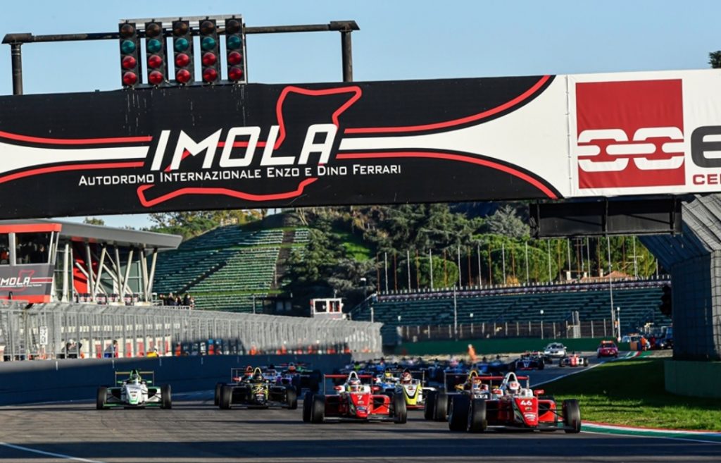 Imola, da domani via al campionato F4 con 30 piloti in gara
