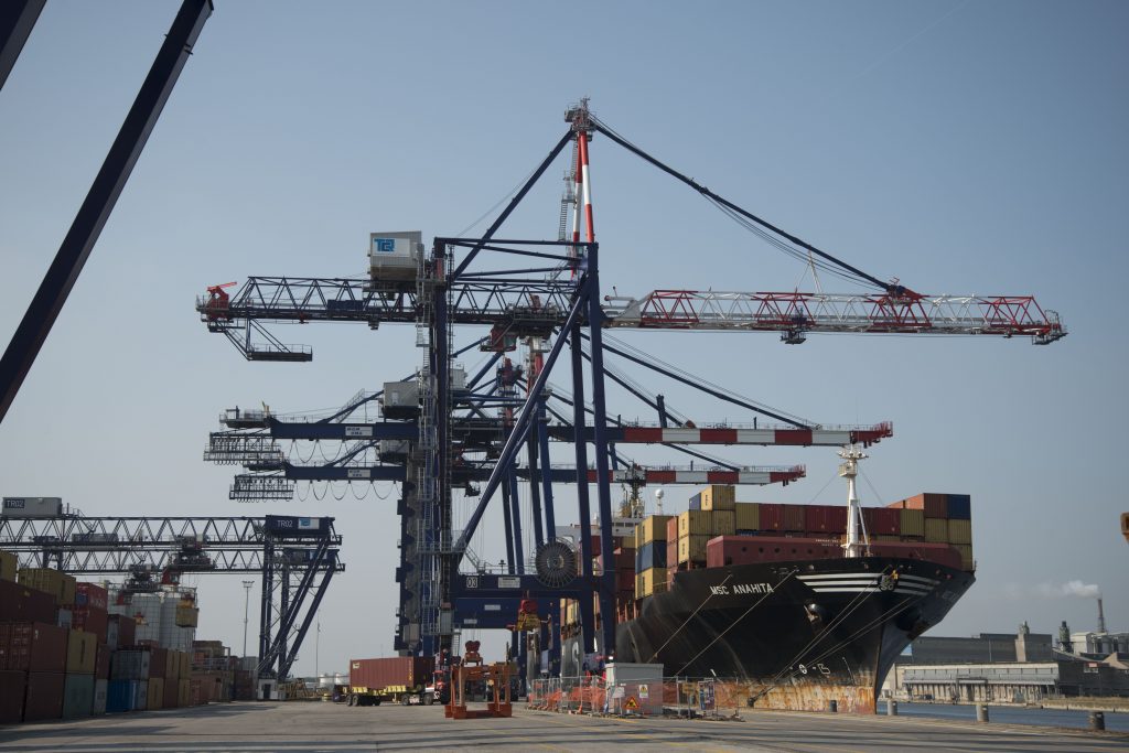 Porto Ravenna, arriva una nuova gru in banchina di ultima generazione