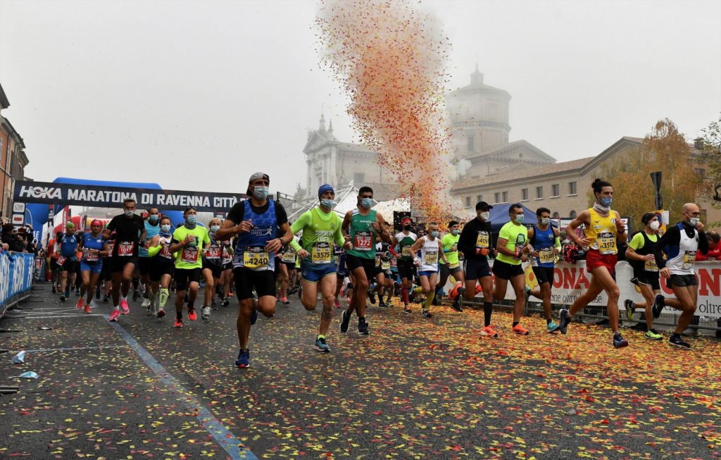 Maratona di Ravenna, 10 mila partecipanti hanno invaso la città per un edizione da record