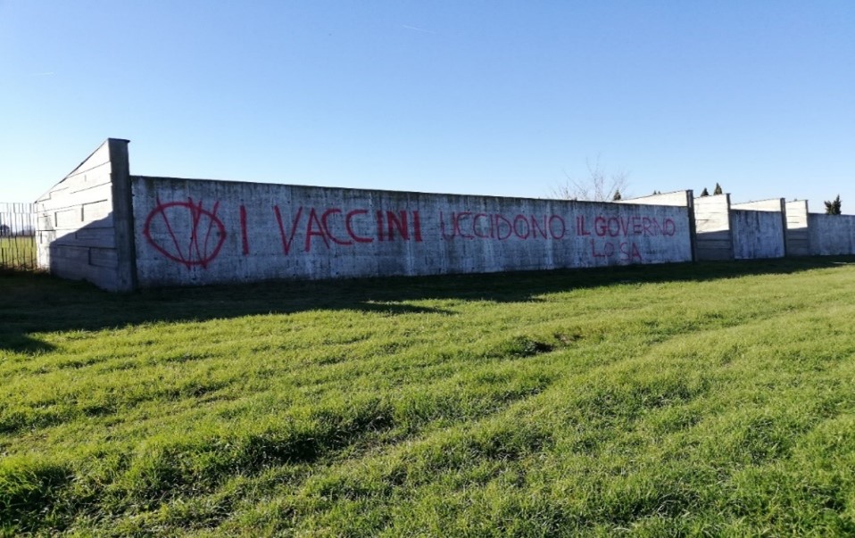 LUGO: SCRITTE NO VAX, DENUNCIATI DUE BOLOGNESI