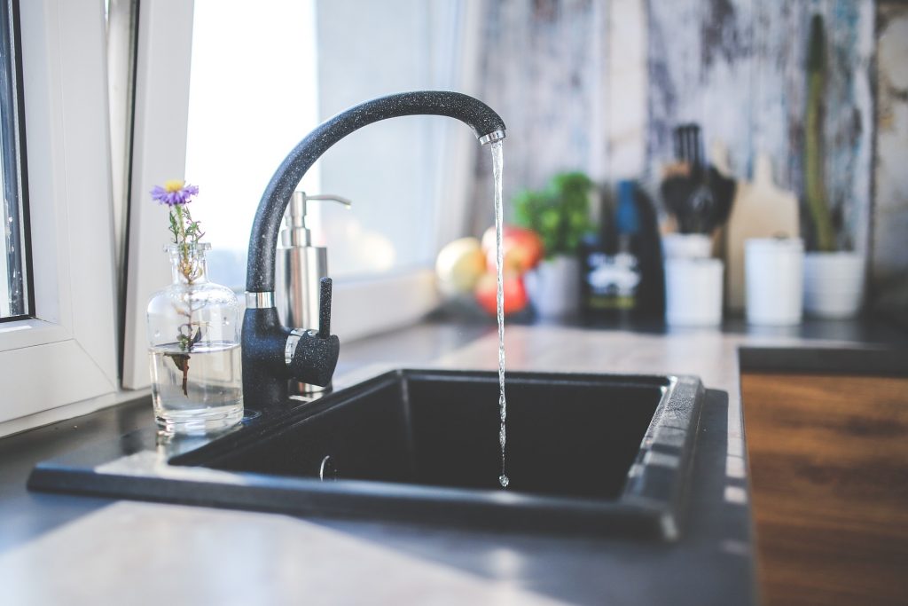 SCATTA L’ORDINANZA PER LIMITARE I CONSUMI D’ACQUA