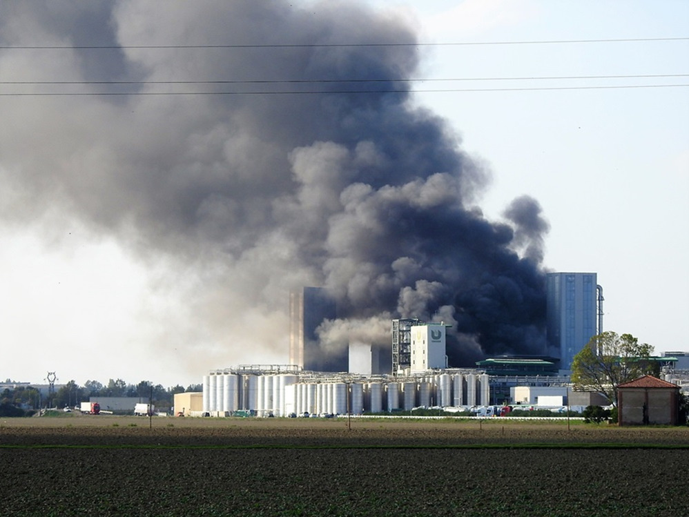 CONSELICE: DOMATO IL VASTO INCENDIO ALL’ UNIGRÀ
