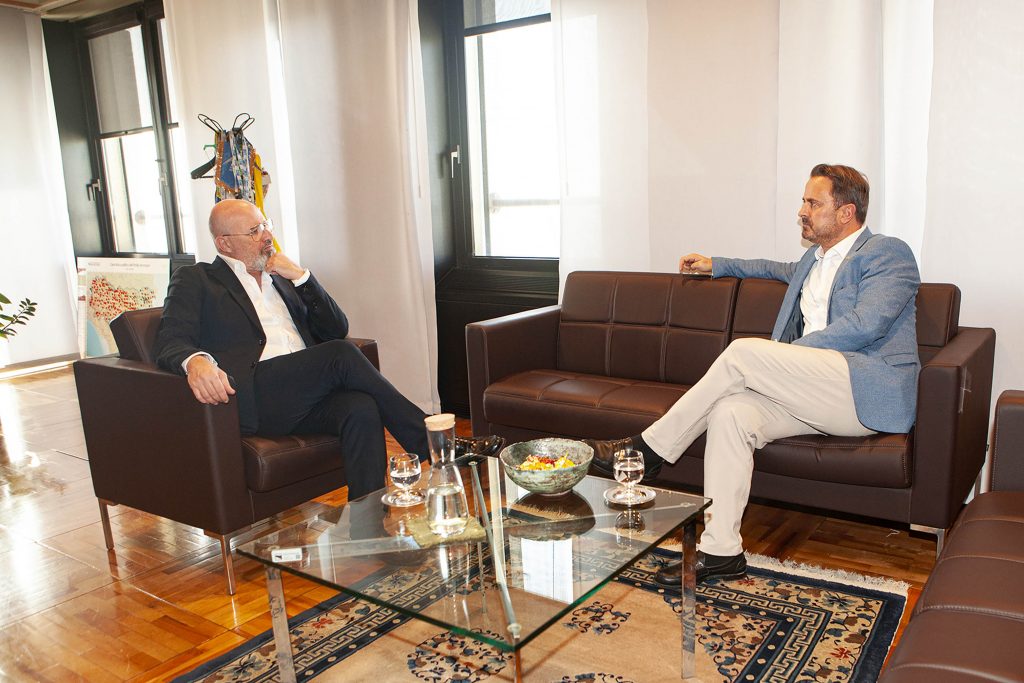 Oggi in Regione l’incontro tra il primo ministro del Lussemburgo, Xavier Bettel, e il presidente Stefano Bonaccini: “Investire in ricerca e innovazione come motore di uno sviluppo sostenibile”. Dai Big data e il supercalcolo all’automotive e il turismo, si rafforza la collaborazione tra i due territori