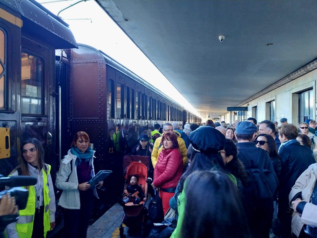 Oltre 350 passeggeri nel primo weekend del Treno di Dante