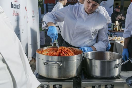 AGENZIA DIRE: A Roma, ‘Incontri d’autore’ fa tappa al mercato di Cinecittà Est
