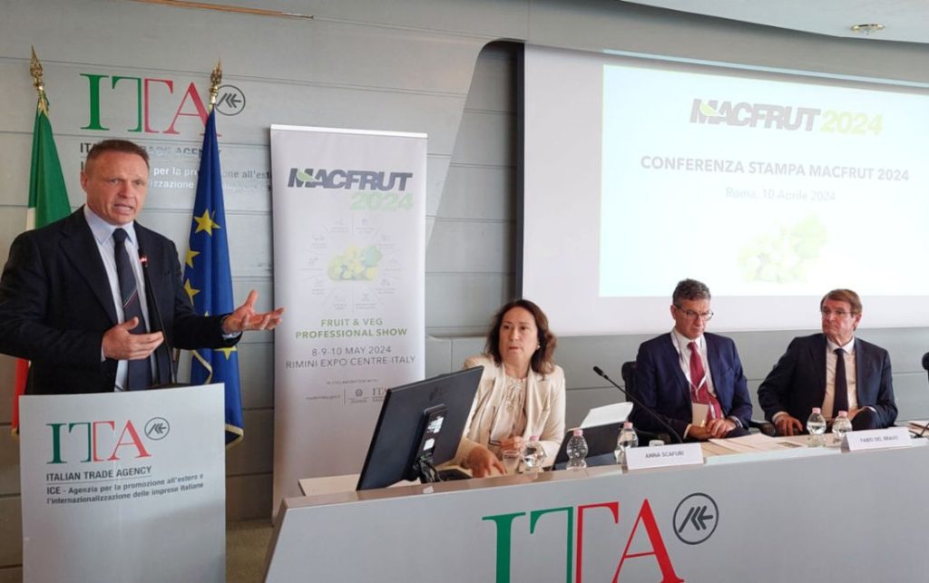 RIMINI: MACFRUIT AL VIA CON IL MINISTRO LOLLOBRIGIDA